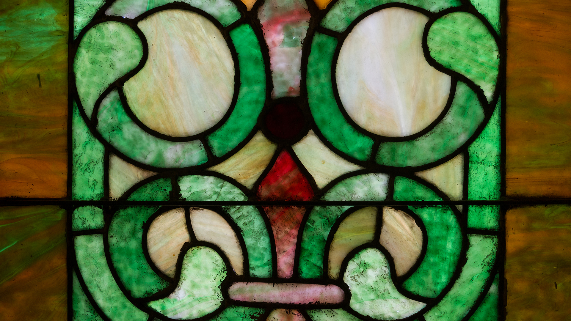 1030_Stainedglass_2.jpg