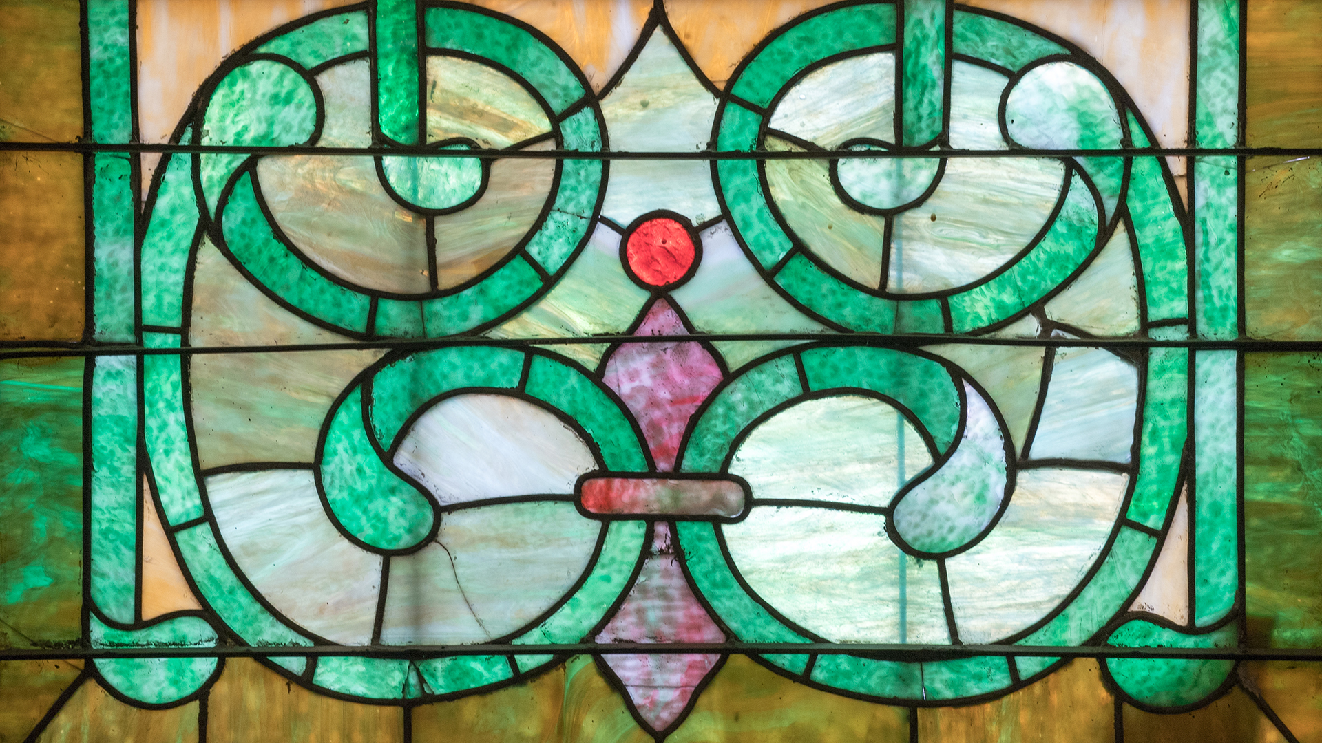 1030_stainedglass_03.jpg